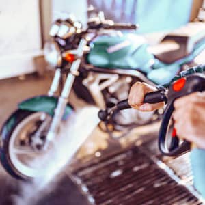 Cómo lavar una moto con una hidrolimpiadora