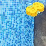 Lee más sobre el artículo Qué detergente desincrustante para la piscina debo comprar